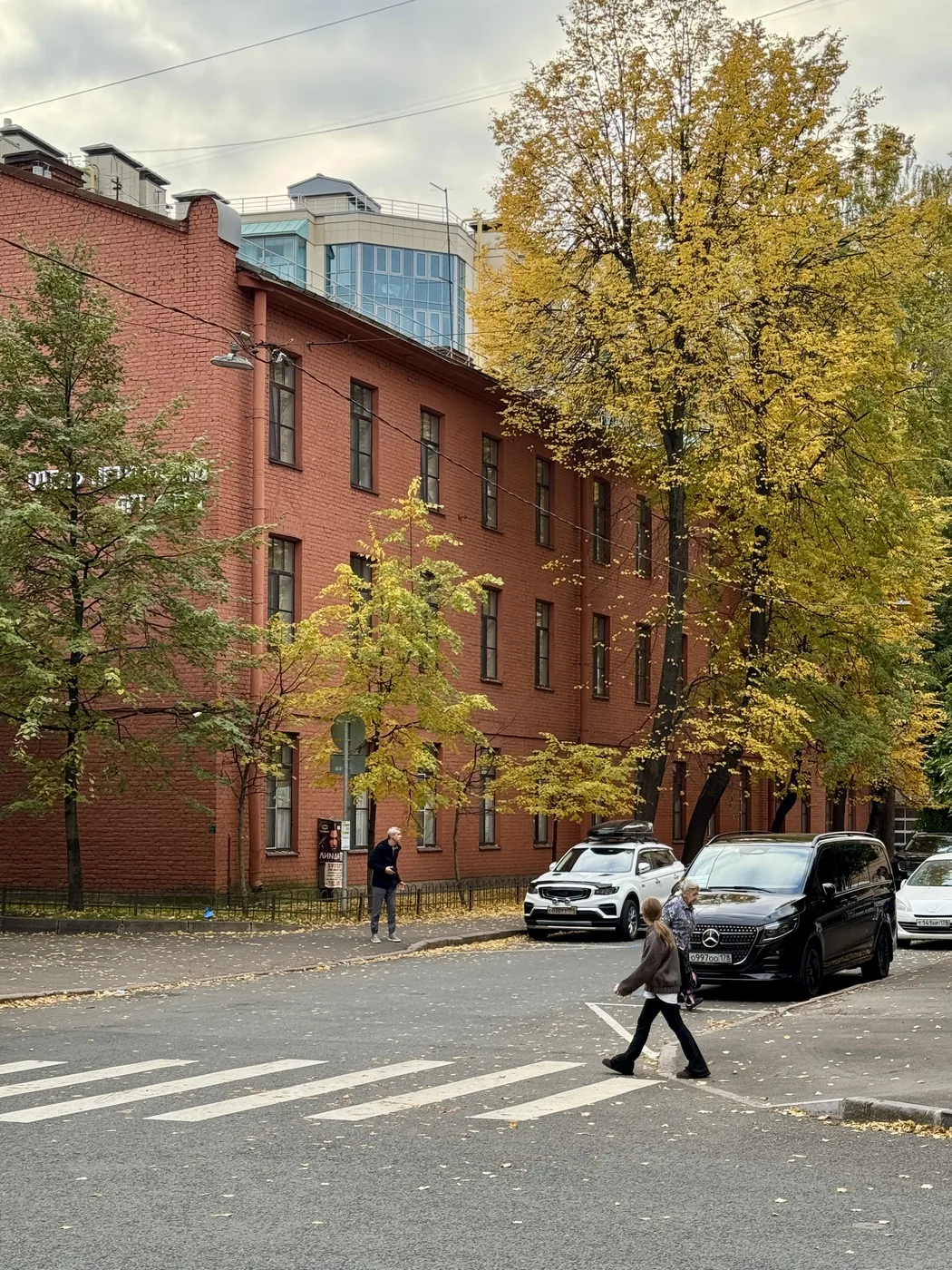 Фасад здания в Петровском переулке, 4